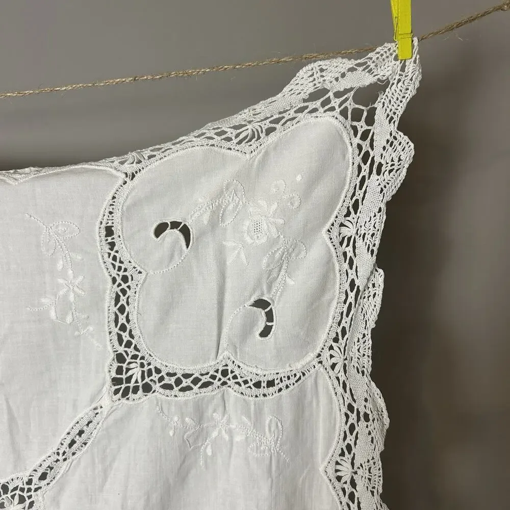Tablecloth Cottagecore Embroidered Floral Linen Square Scalloped Boho Heirloom